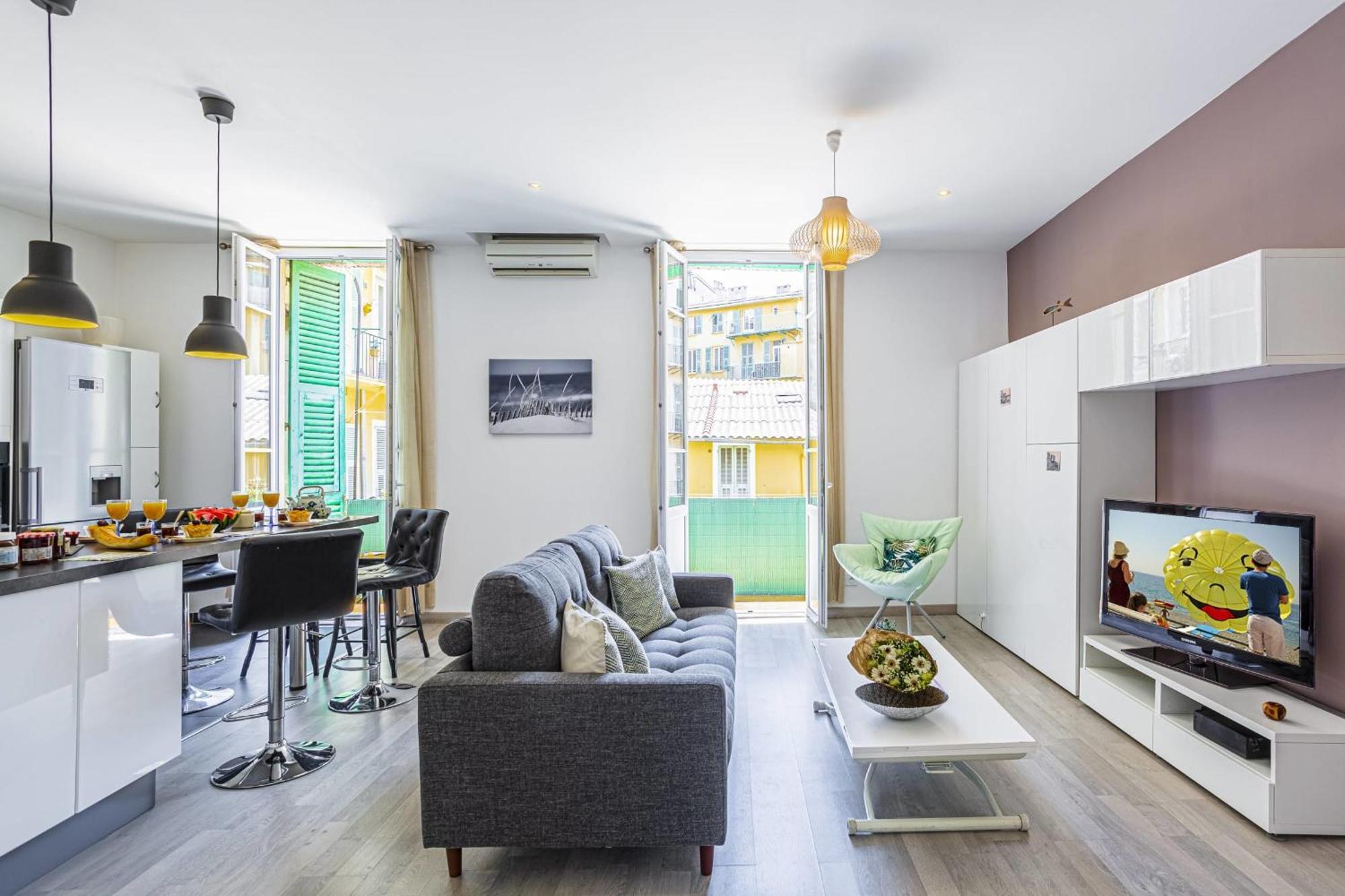 Appartement Guisol - Typical 3 Bedroom Ac Near Port